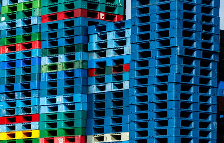 Importation de palettes en plastique Martinique